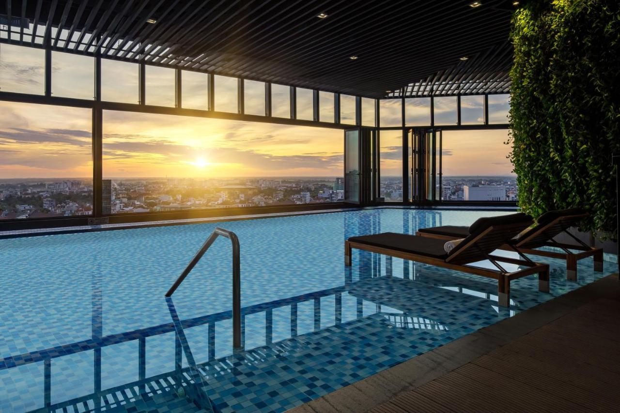 Melia Vinpearl Hue Hotel Bagian luar foto Sky Pool