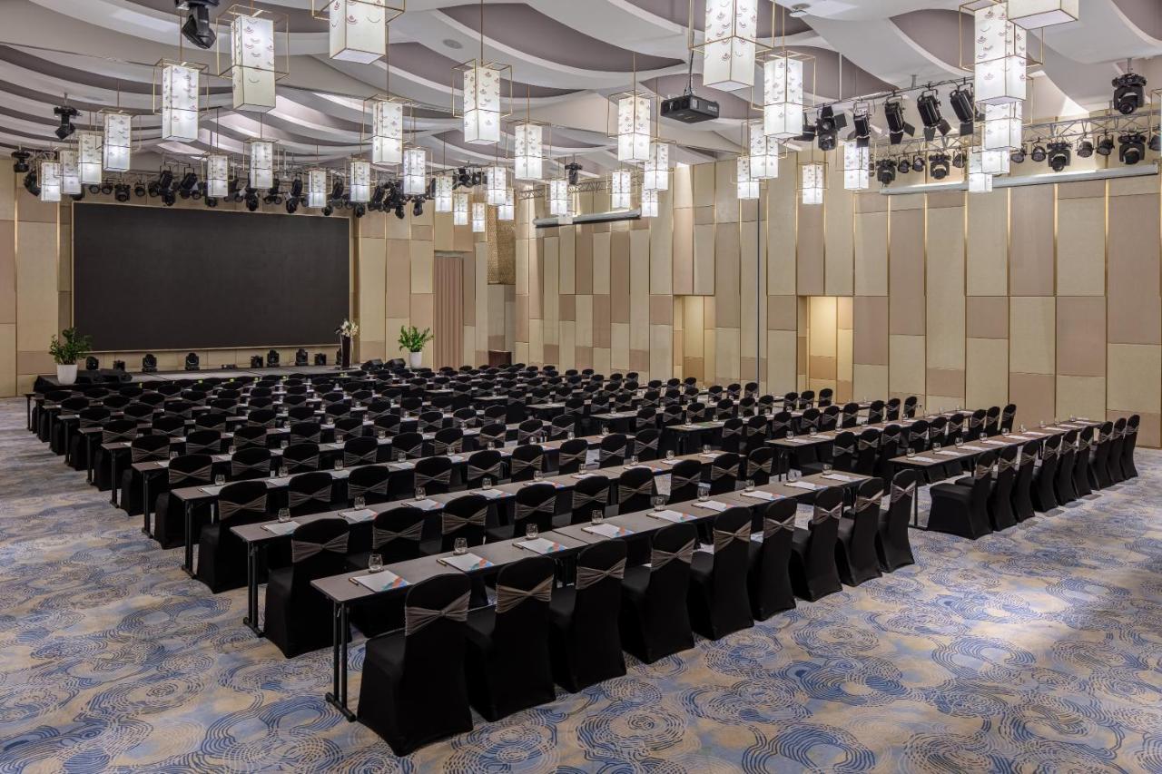 Melia Vinpearl Hue Hotel Bagian luar foto The Grand Ballroom