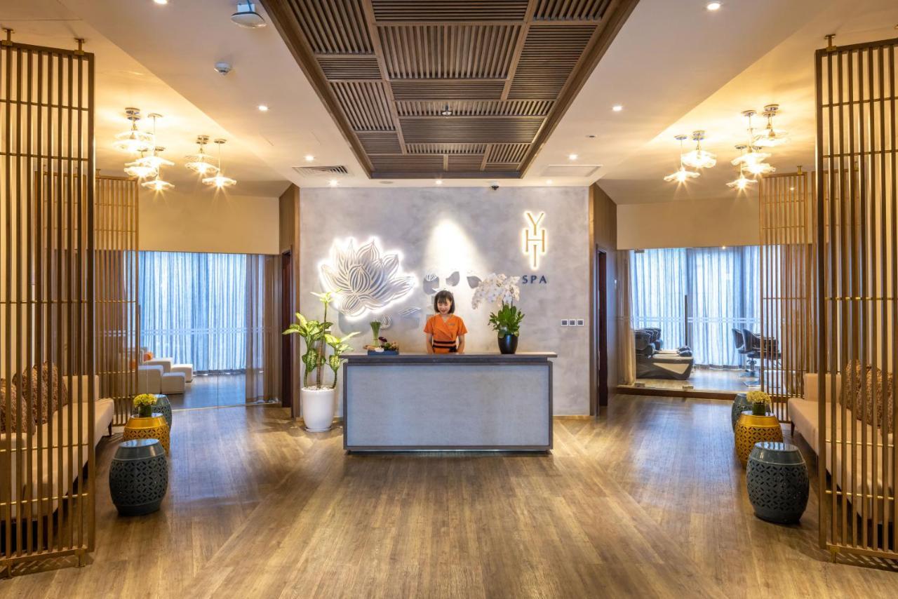 Melia Vinpearl Hue Hotel Bagian luar foto Lobby of the hotel
