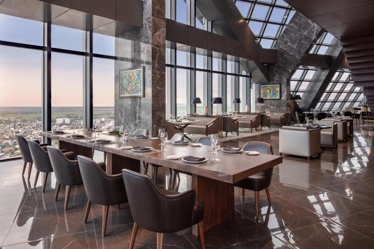 Melia Vinpearl Hue Hotel Bagian luar foto The 360° Restaurant