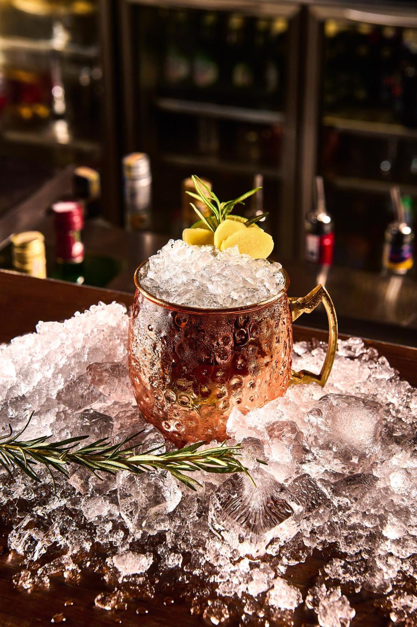 Melia Vinpearl Hue Hotel Bagian luar foto A Moscow Mule