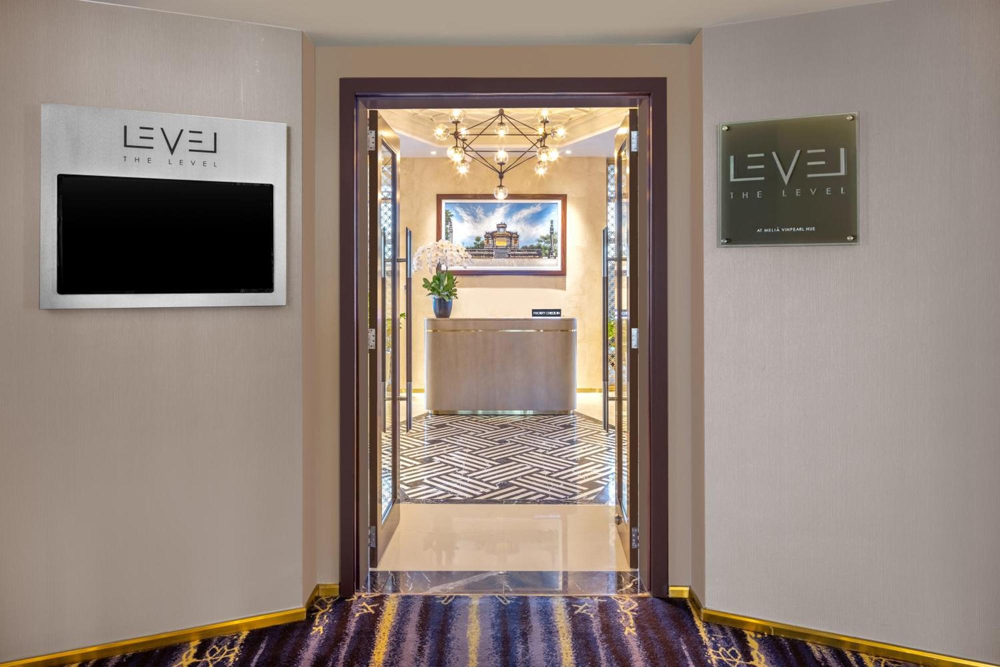 Melia Vinpearl Hue Hotel Bagian luar foto Level 99